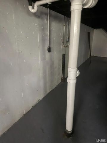 10417 Prince Drive, St Louis, MO 63136