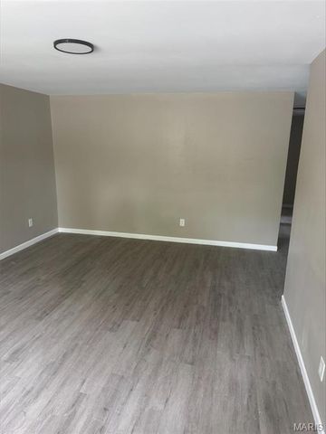 10417 Prince Drive, St Louis, MO 63136