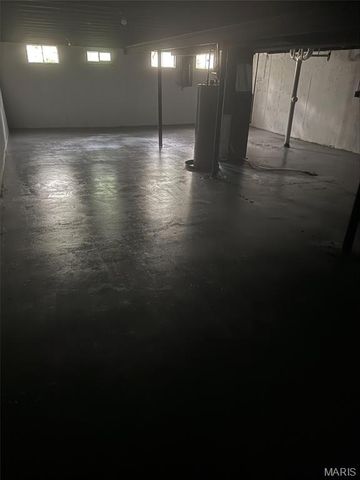 10417 Prince Drive, St Louis, MO 63136