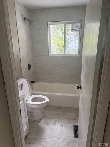 10417 Prince Drive, St Louis, MO 63136