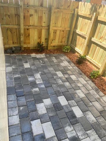 615 NE 26TH ST 2, Wilton Manors, FL 33305