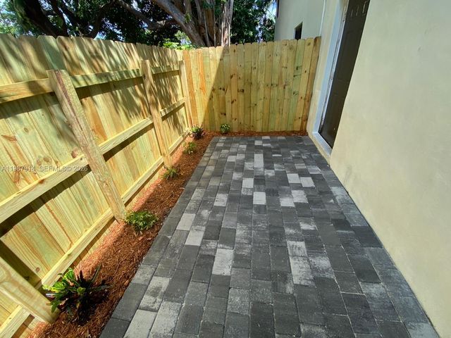 615 NE 26TH ST 2, Wilton Manors, FL 33305