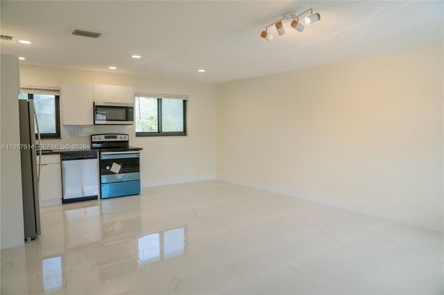 615 NE 26TH ST 2, Wilton Manors, FL 33305