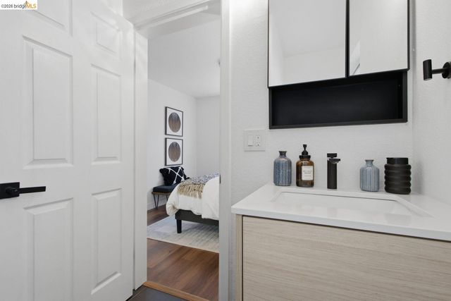 2081 Bonar St, Berkeley, CA 94702