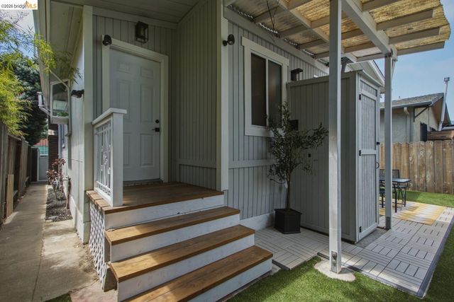 2081 Bonar St, Berkeley, CA 94702