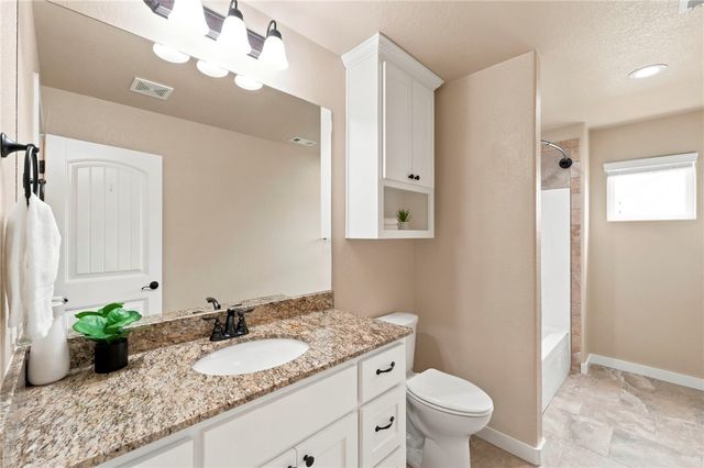 610 S 59th Court, Rogers, AR 72758