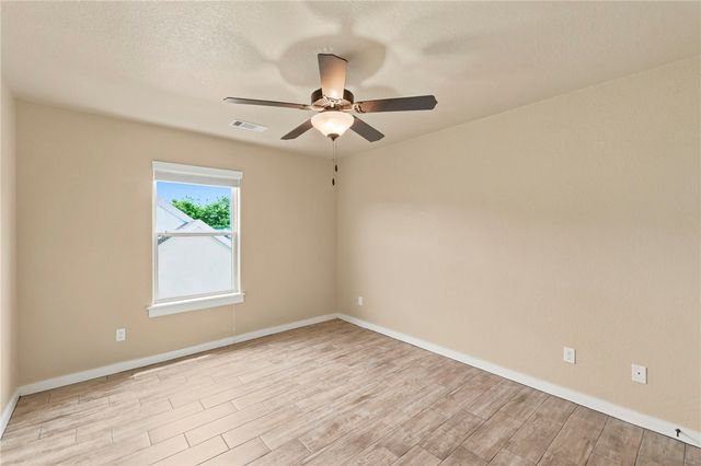 610 S 59th Court, Rogers, AR 72758