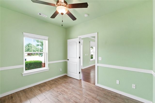 610 S 59th Court, Rogers, AR 72758