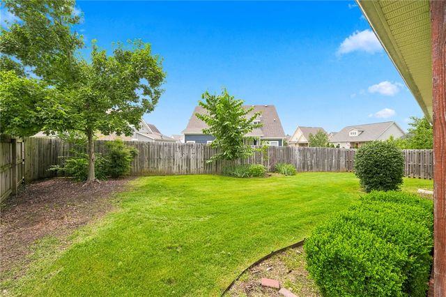 610 S 59th Court, Rogers, AR 72758