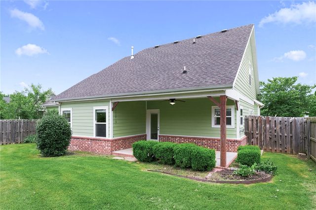 610 S 59th Court, Rogers, AR 72758