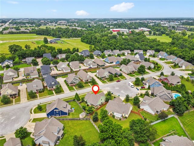 610 S 59th Court, Rogers, AR 72758