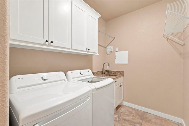 610 S 59th Court, Rogers, AR 72758