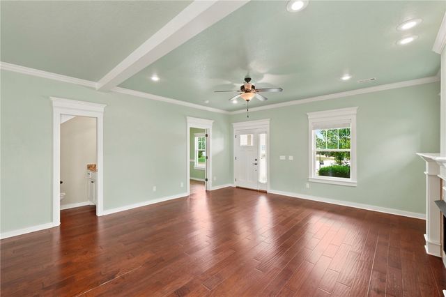 610 S 59th Court, Rogers, AR 72758