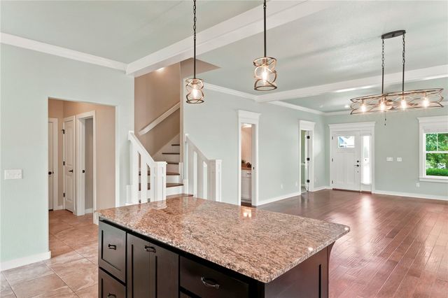 610 S 59th Court, Rogers, AR 72758
