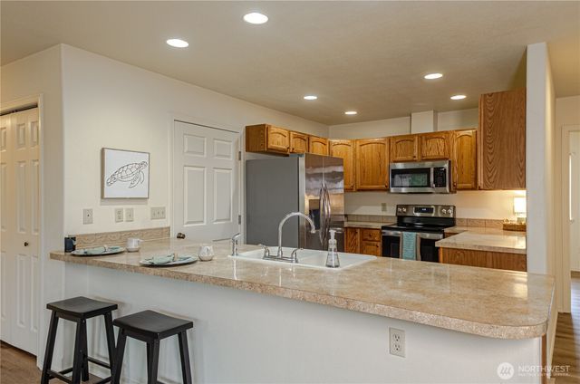 1221 E Ocean Shores Boulevard SW, Ocean Shores, WA 98569