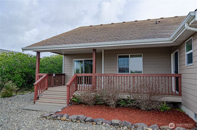 1221 E Ocean Shores Boulevard SW, Ocean Shores, WA 98569
