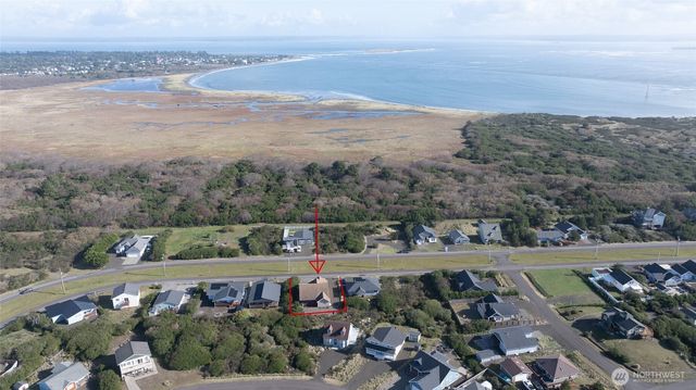 1221 E Ocean Shores Boulevard SW, Ocean Shores, WA 98569
