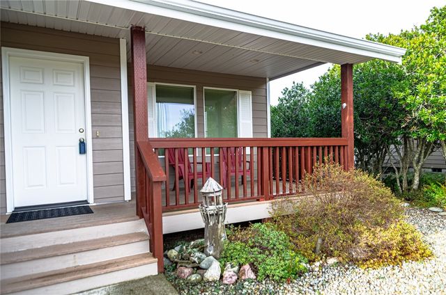 1221 E Ocean Shores Boulevard SW, Ocean Shores, WA 98569