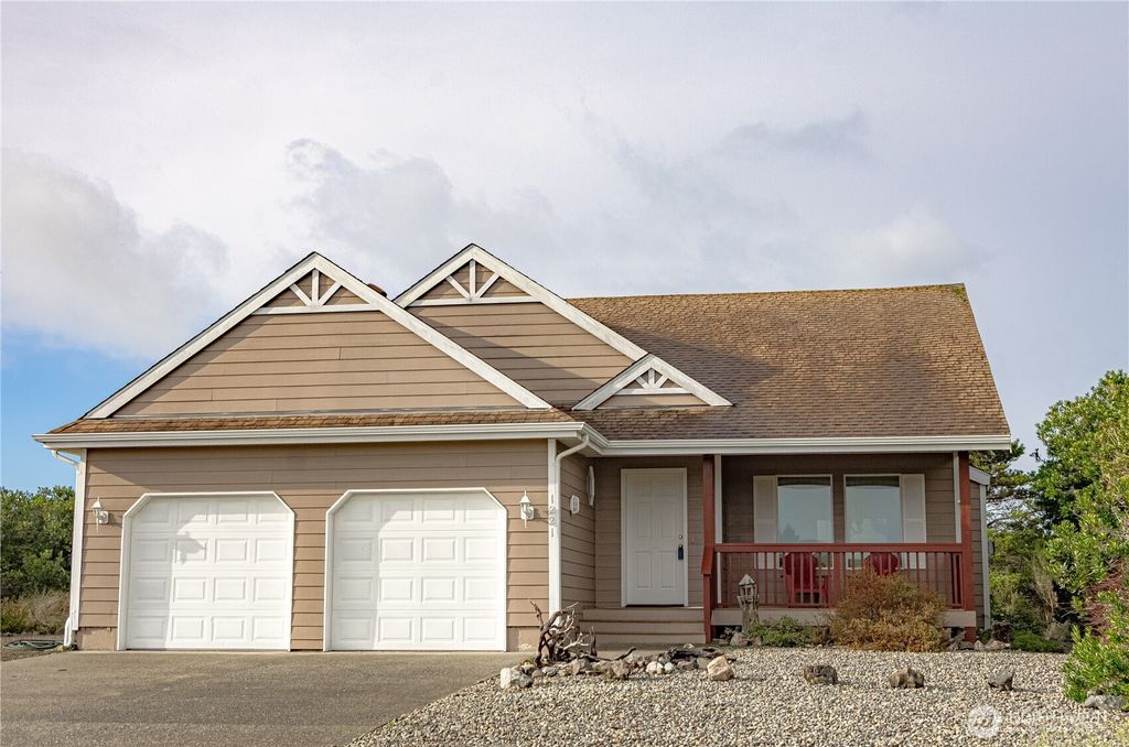 1221 E Ocean Shores Boulevard SW, Ocean Shores, WA 98569