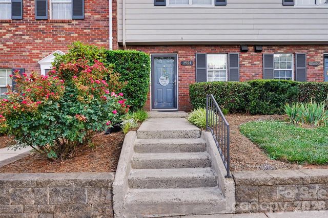 2921 Heathstead Place, Charlotte, NC 28210