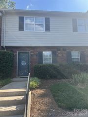 2921 Heathstead Place, Charlotte, NC 28210
