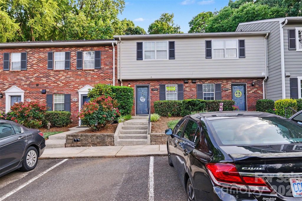 2921 Heathstead Place, Charlotte, NC 28210