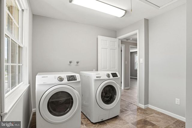 1003 E CHERRY ST, Palmyra, PA 17078