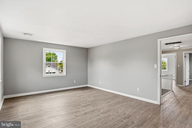 1003 E CHERRY ST, Palmyra, PA 17078