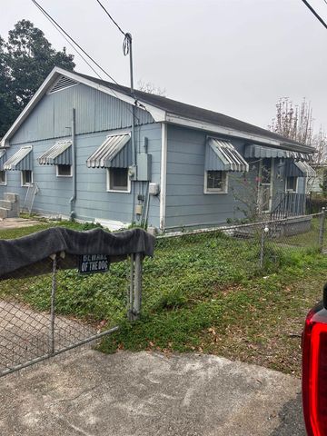 206 St Louis St, Raceland, LA 70394