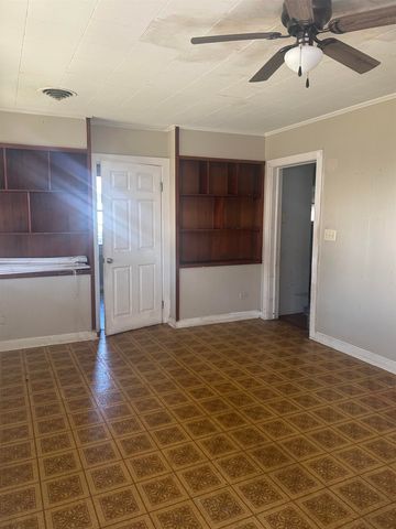 206 St Louis St, Raceland, LA 70394