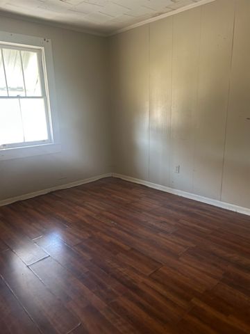 206 St Louis St, Raceland, LA 70394