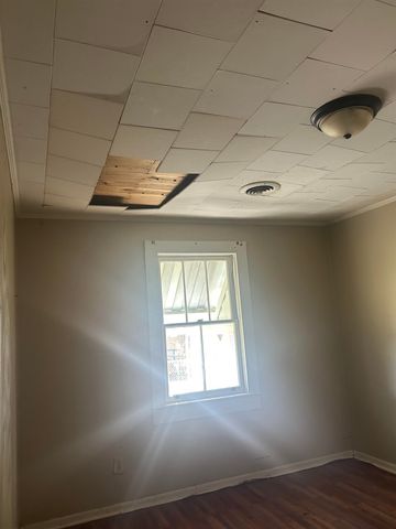 206 St Louis St, Raceland, LA 70394