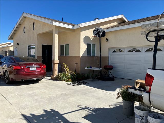 17548 Court Street, Fontana, CA 92336