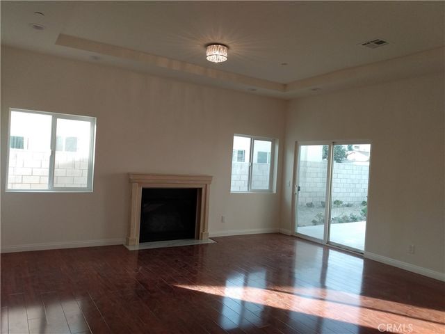 17548 Court Street, Fontana, CA 92336
