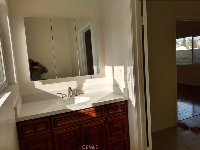 17548 Court Street, Fontana, CA 92336