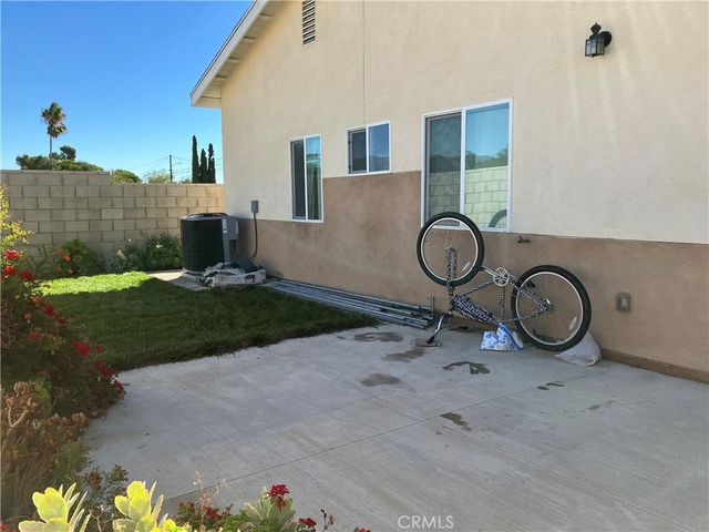 17548 Court Street, Fontana, CA 92336