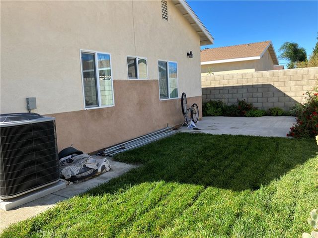 17548 Court Street, Fontana, CA 92336