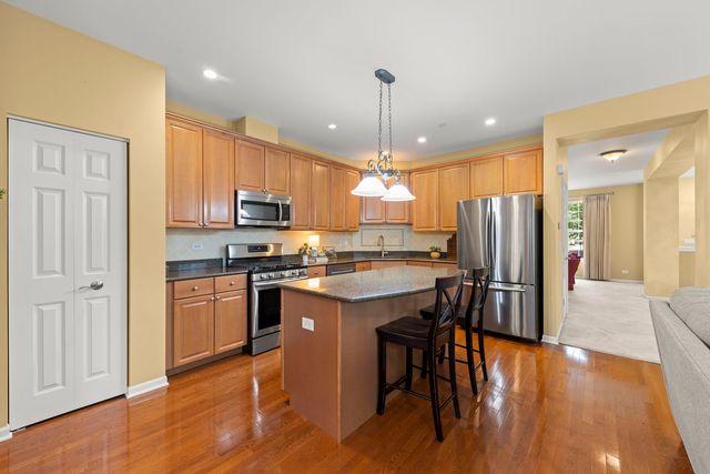 353 Bradbury Lane, Bartlett, IL 60103
