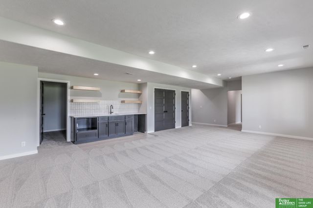 21113 Arlington Street, Elkhorn, NE 68022