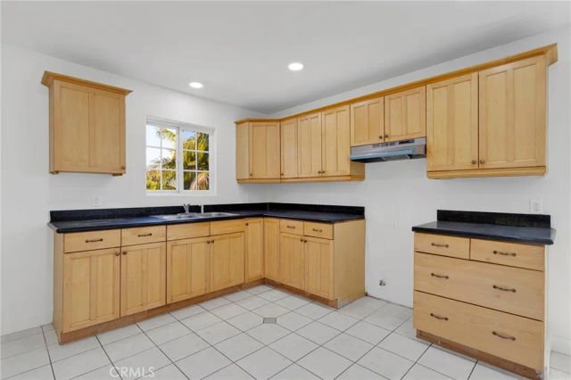 348 W 83rd Street, Los Angeles, CA 90003