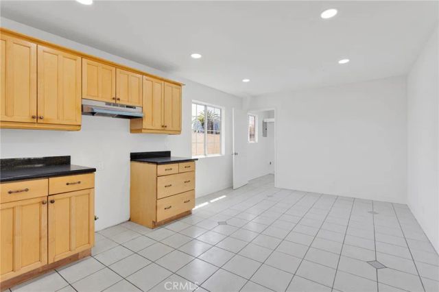 348 W 83rd Street, Los Angeles, CA 90003
