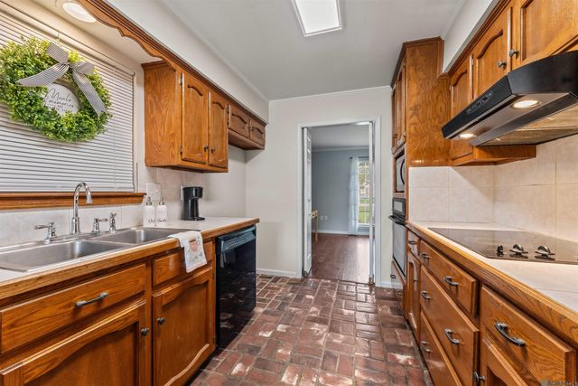 14162 Troy Duplessis Rd, Gonzales, LA 70737