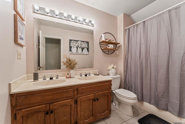 14162 Troy Duplessis Rd, Gonzales, LA 70737