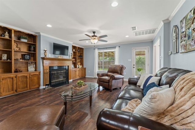 14162 Troy Duplessis Rd, Gonzales, LA 70737