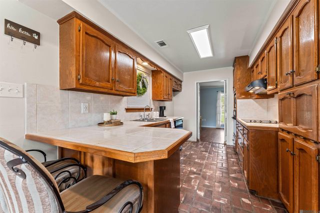 14162 Troy Duplessis Rd, Gonzales, LA 70737