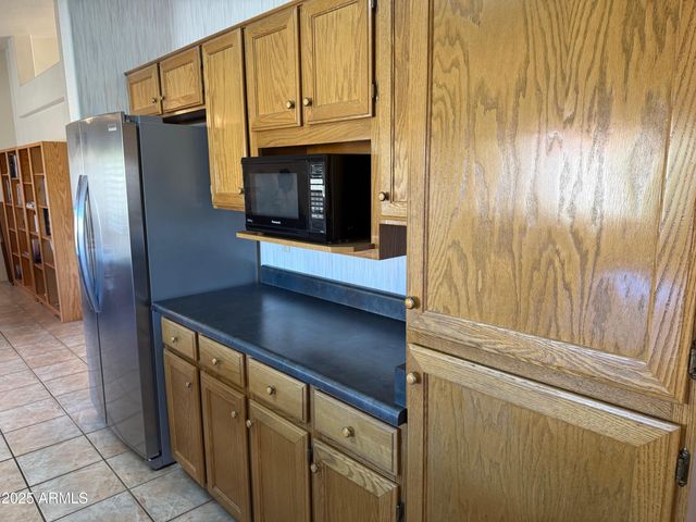 11002 W YUKON Drive, Peoria, AZ 85373