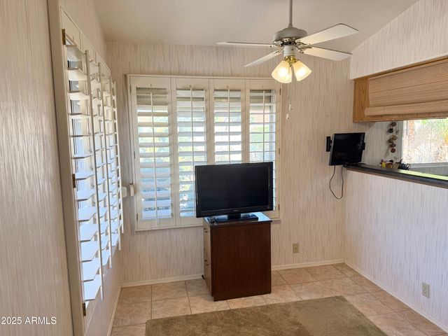 11002 W YUKON Drive, Peoria, AZ 85373