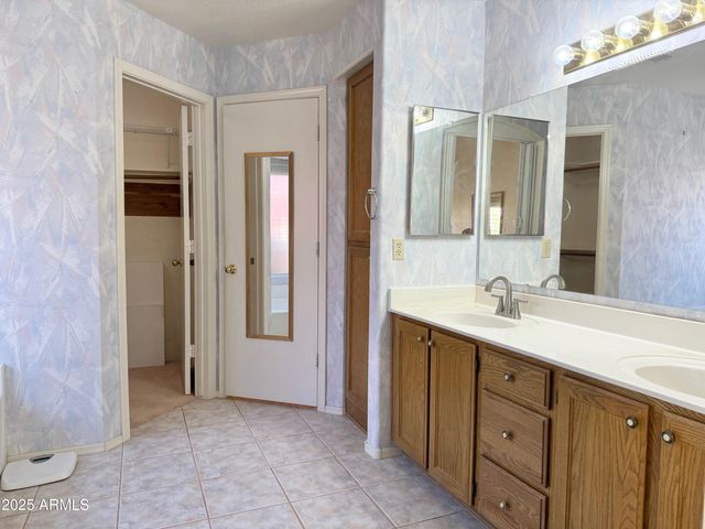 11002 W YUKON Drive, Peoria, AZ 85373