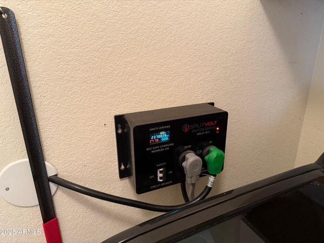 11002 W YUKON Drive, Peoria, AZ 85373