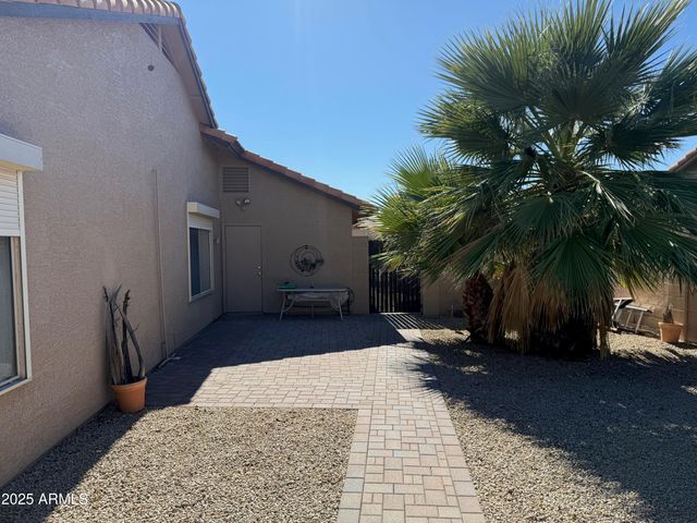 11002 W YUKON Drive, Peoria, AZ 85373